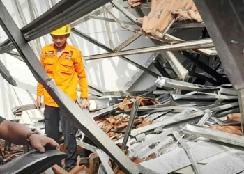 Atap Gedung Disnaker Kota Cirebon Ambruk