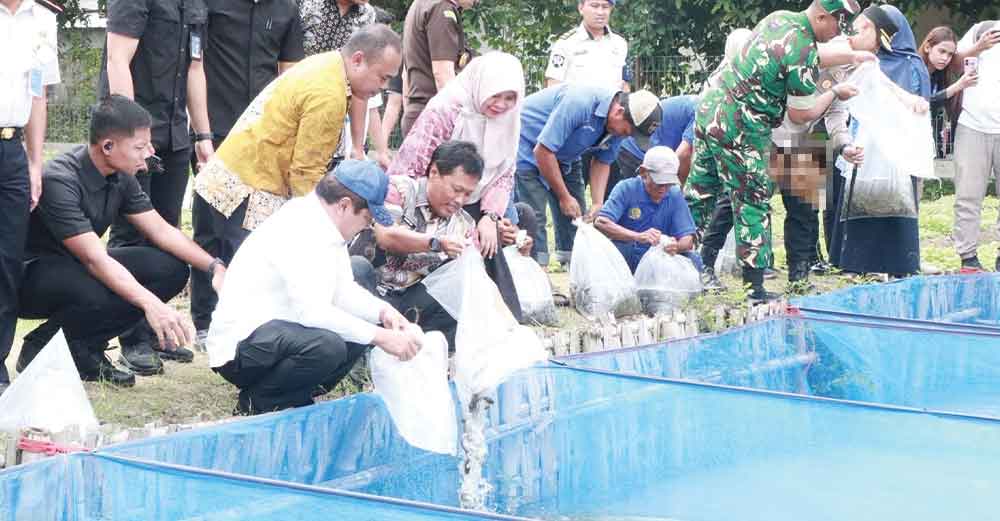 Pusatkan Panen Raya Nasional di Lapas Cirebon, Menteri Imipas Dorong Kemandirian Warga Binaan