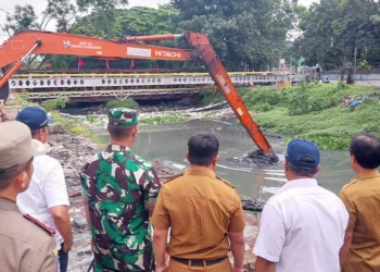 Normalisasi Sungai Sukalila Cirebon Dimulai, Tahap Awal Fokus Pengerukan Sedimentasi, Limbah Dibuang ke Kesenden